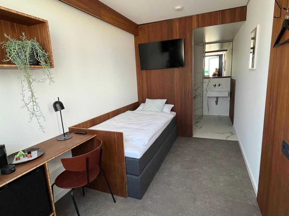 Tin Inn - Hueckelhoven - Das Hotel Aus Hochwertig Ausgebauten Ueberseecontainern Bagian luar foto