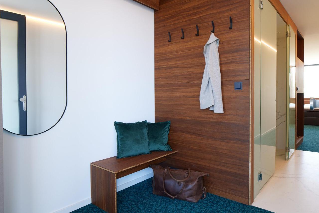 Tin Inn - Hueckelhoven - Das Hotel Aus Hochwertig Ausgebauten Ueberseecontainern Bagian luar foto