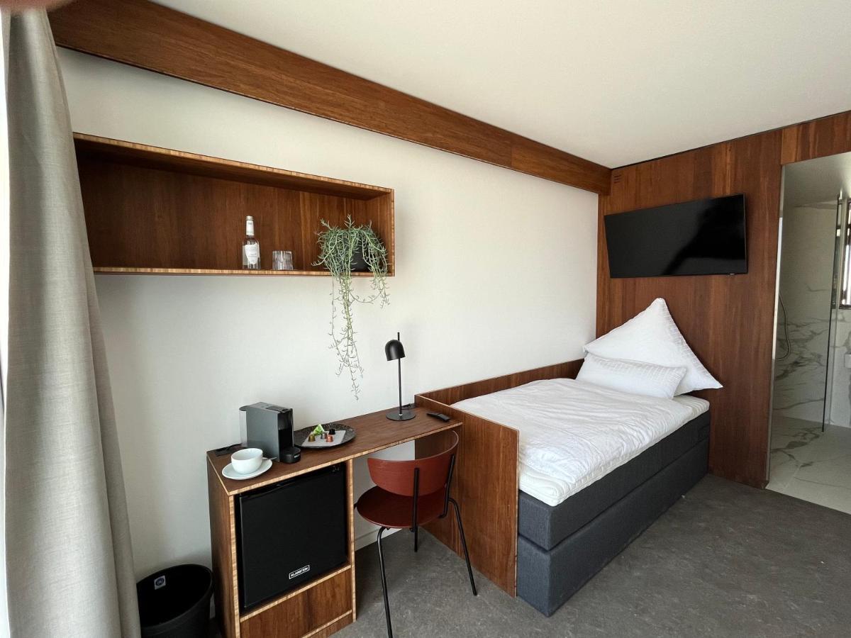 Tin Inn - Hueckelhoven - Das Hotel Aus Hochwertig Ausgebauten Ueberseecontainern Bagian luar foto
