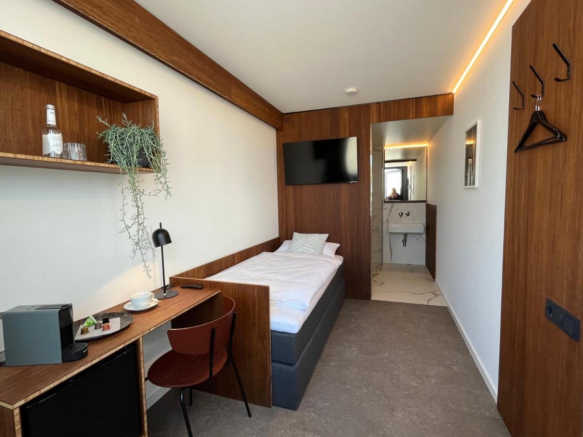 Tin Inn - Hueckelhoven - Das Hotel Aus Hochwertig Ausgebauten Ueberseecontainern Bagian luar foto