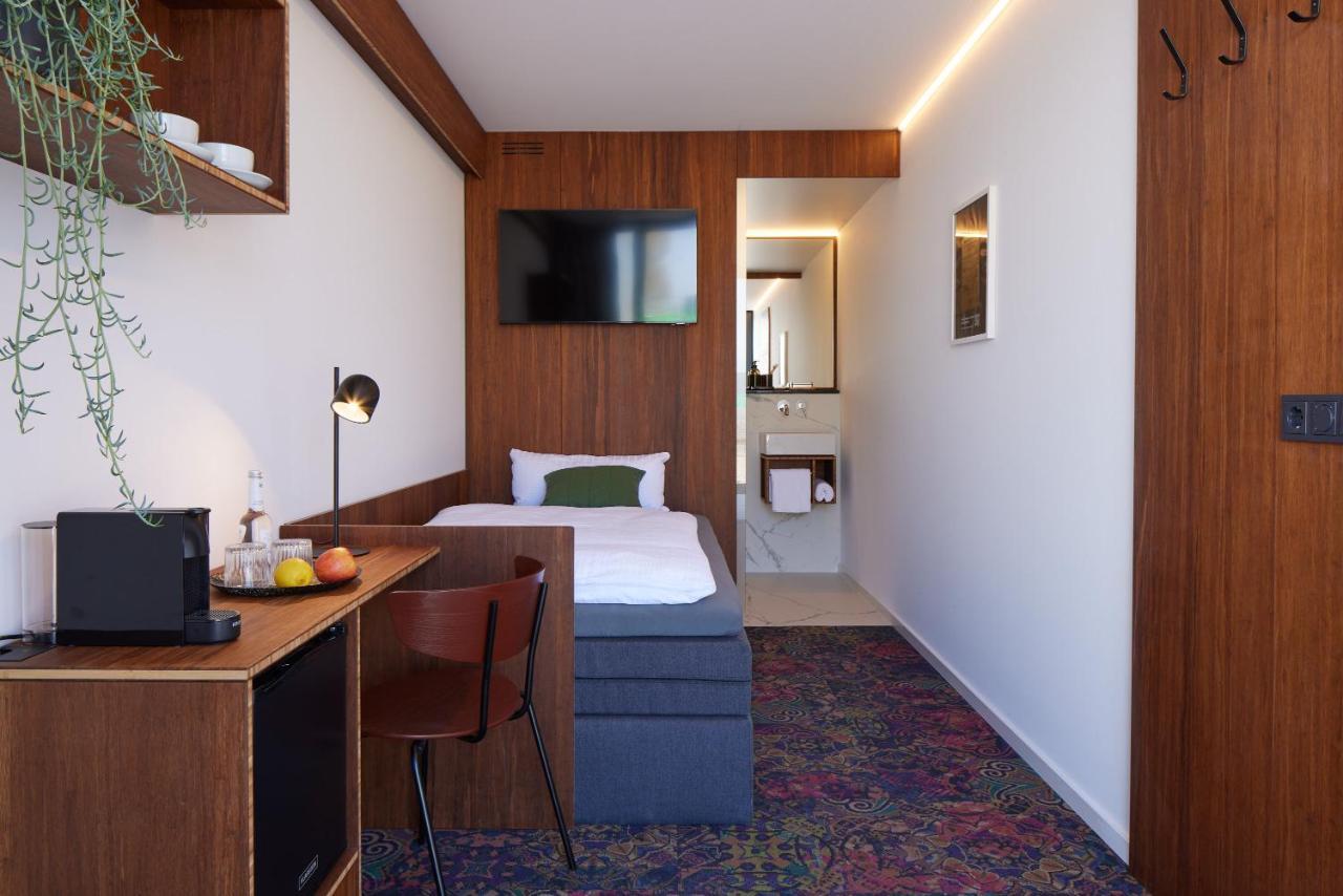 Tin Inn - Hueckelhoven - Das Hotel Aus Hochwertig Ausgebauten Ueberseecontainern Bagian luar foto